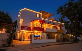 Fabhotel New Falcon Inn